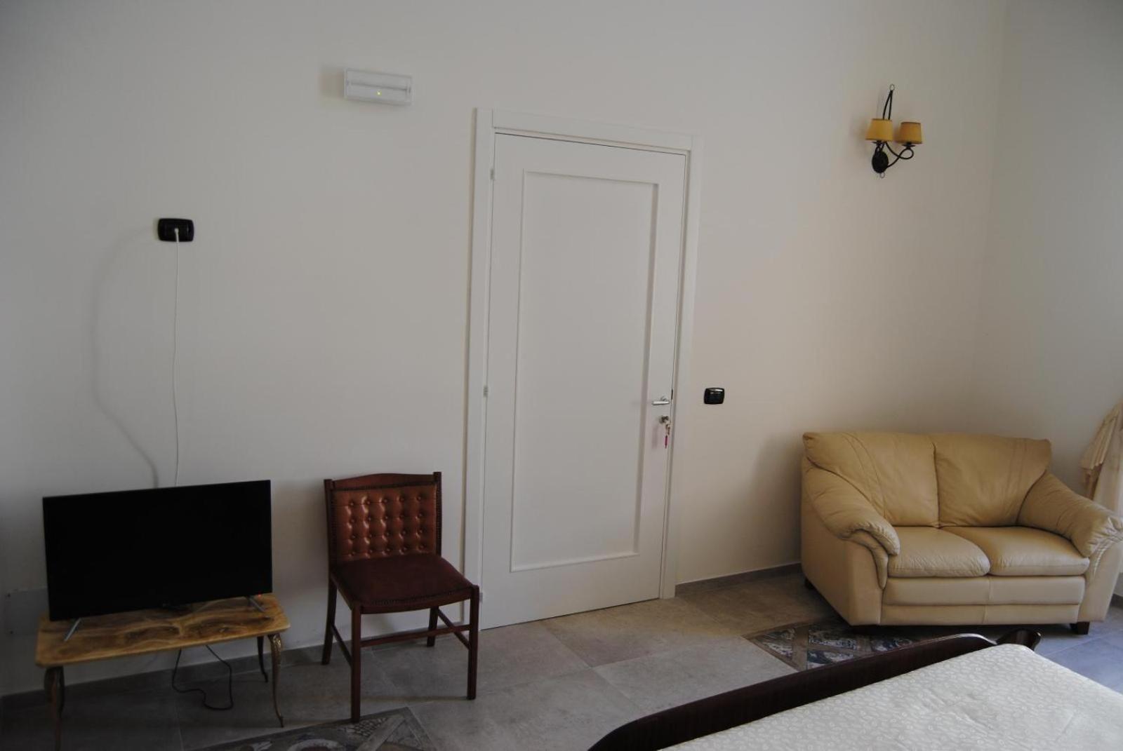 B & B Palazzo Maestro & Corte Maestro Rooms กัลลีโปลี ห้อง รูปภาพ