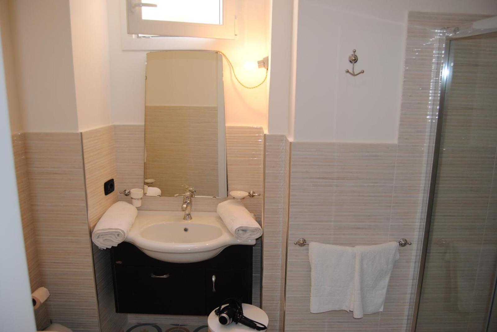 B & B Palazzo Maestro & Corte Maestro Rooms กัลลีโปลี ห้อง รูปภาพ