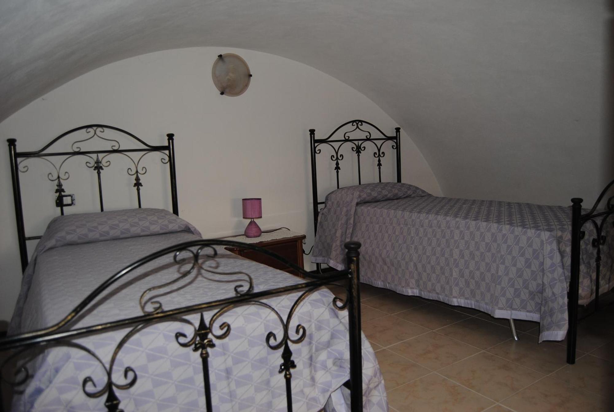 B & B Palazzo Maestro & Corte Maestro Rooms กัลลีโปลี ห้อง รูปภาพ
