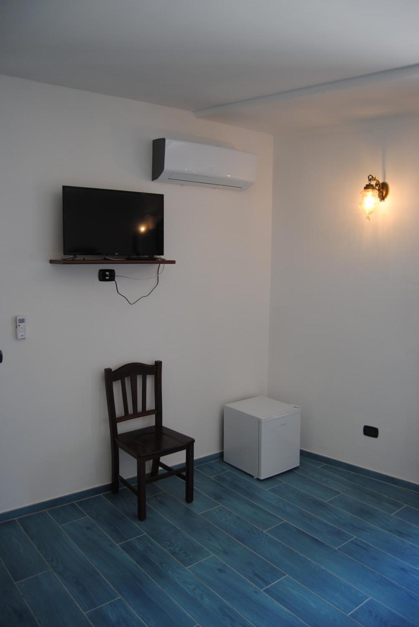 B & B Palazzo Maestro & Corte Maestro Rooms กัลลีโปลี ห้อง รูปภาพ
