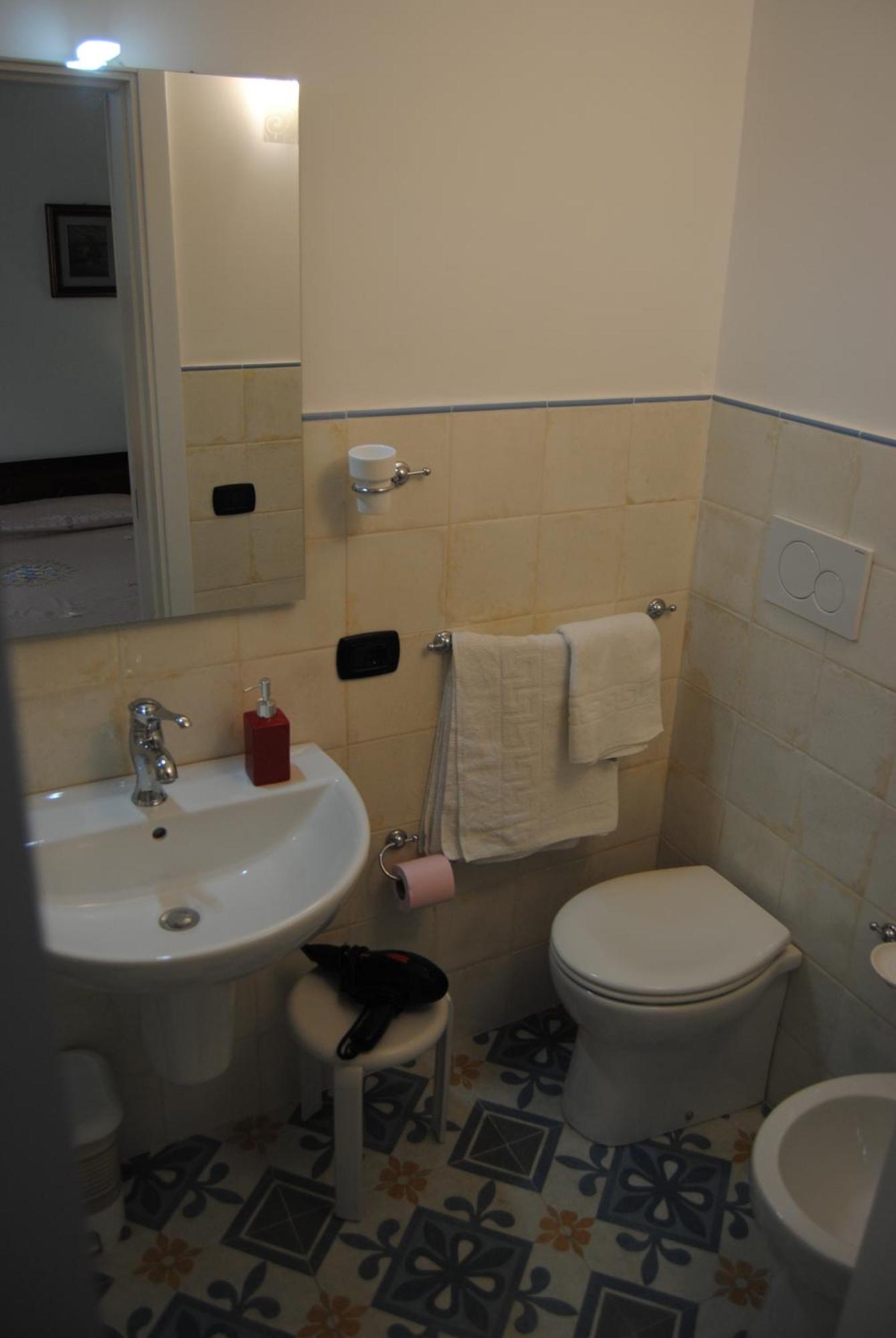 B & B Palazzo Maestro & Corte Maestro Rooms กัลลีโปลี ห้อง รูปภาพ