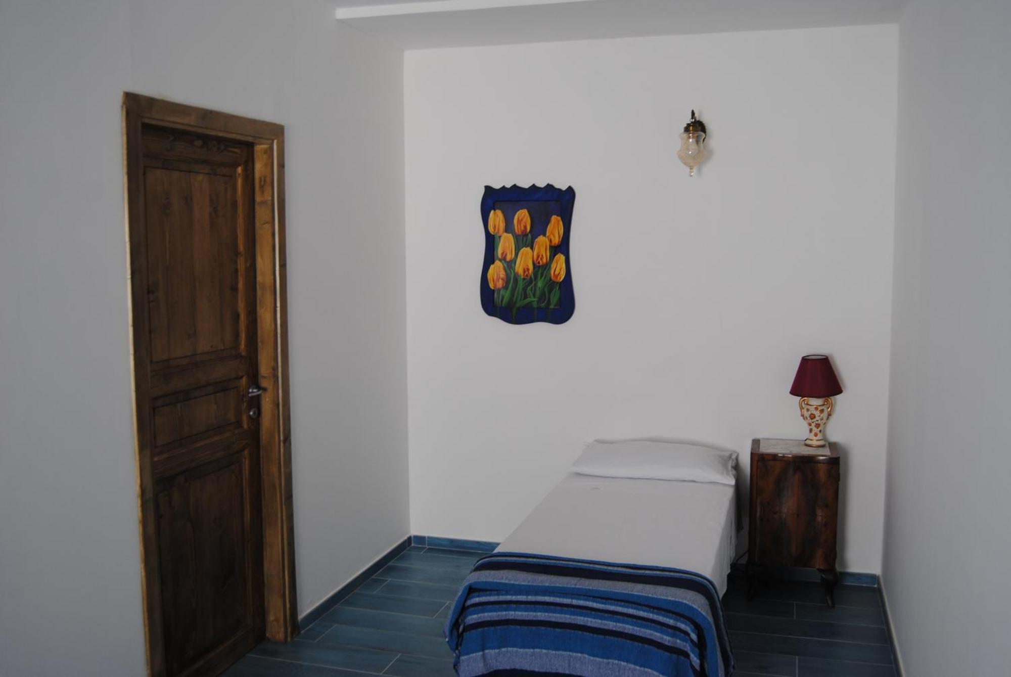 B & B Palazzo Maestro & Corte Maestro Rooms กัลลีโปลี ห้อง รูปภาพ