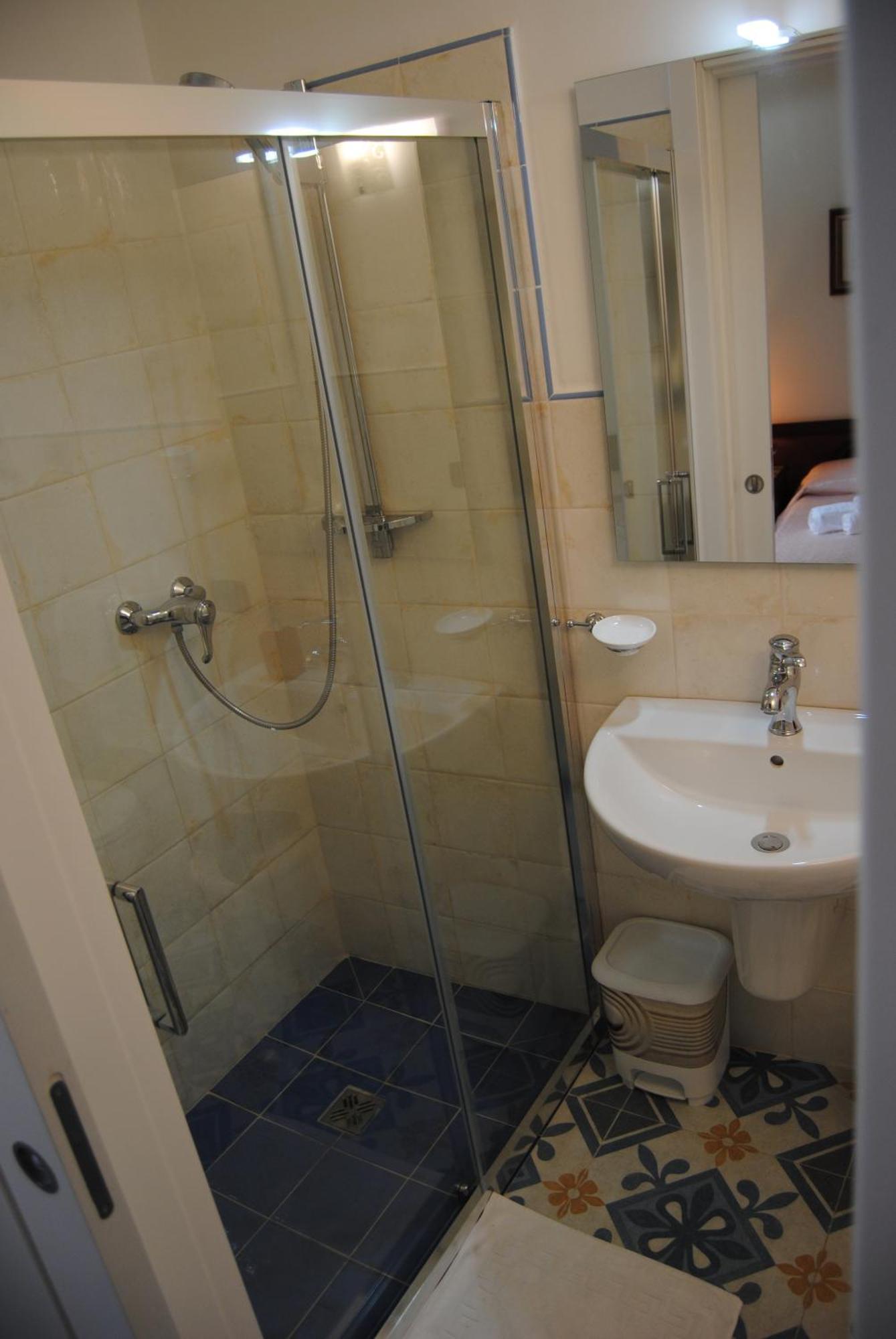 B & B Palazzo Maestro & Corte Maestro Rooms กัลลีโปลี ห้อง รูปภาพ