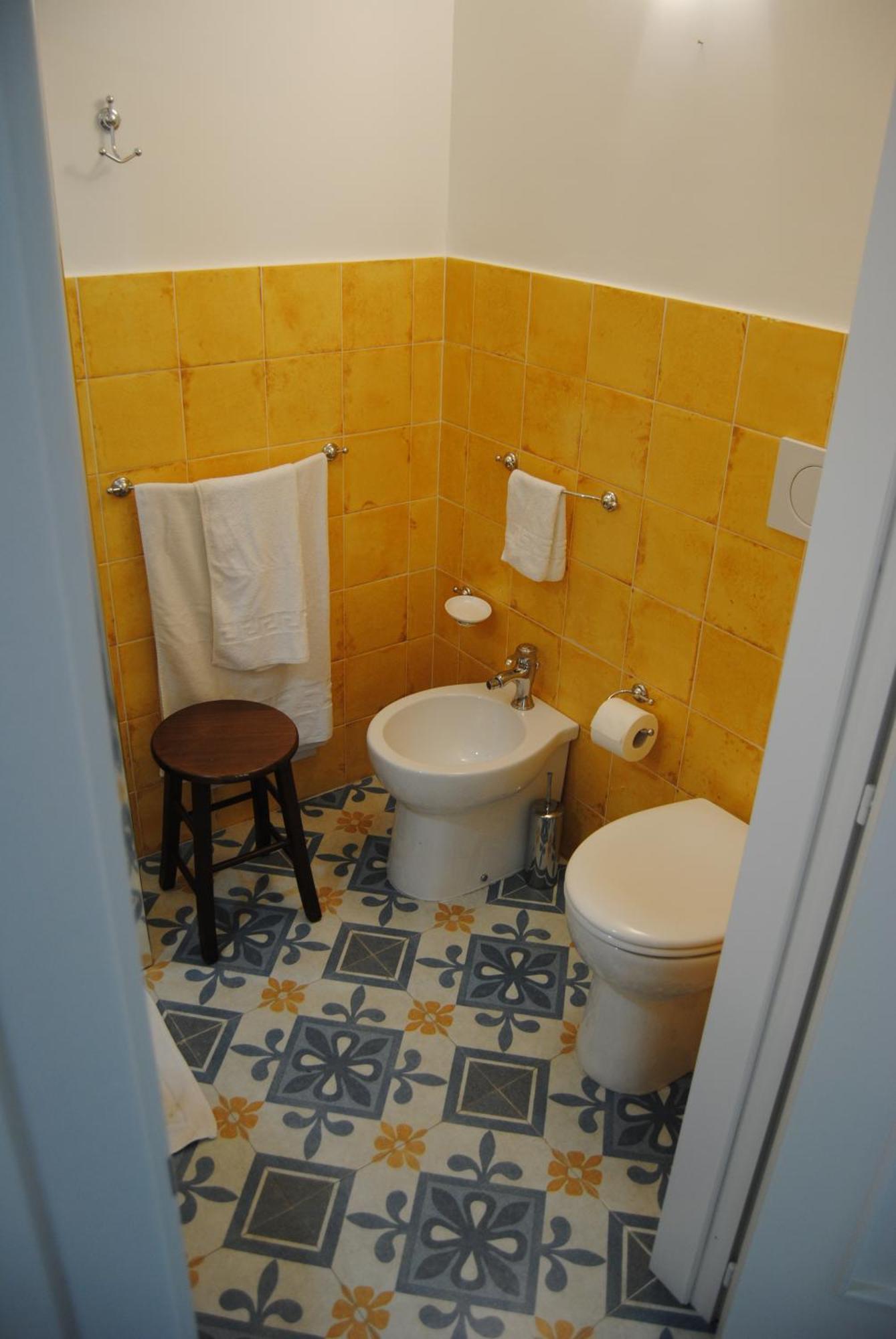 B & B Palazzo Maestro & Corte Maestro Rooms กัลลีโปลี ห้อง รูปภาพ