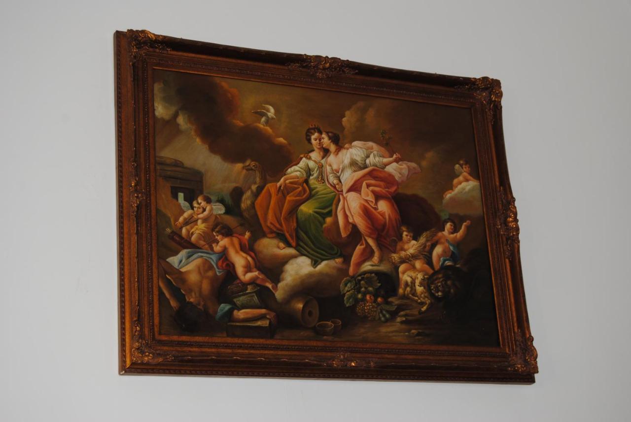 B & B Palazzo Maestro & Corte Maestro Rooms กัลลีโปลี ภายนอก รูปภาพ