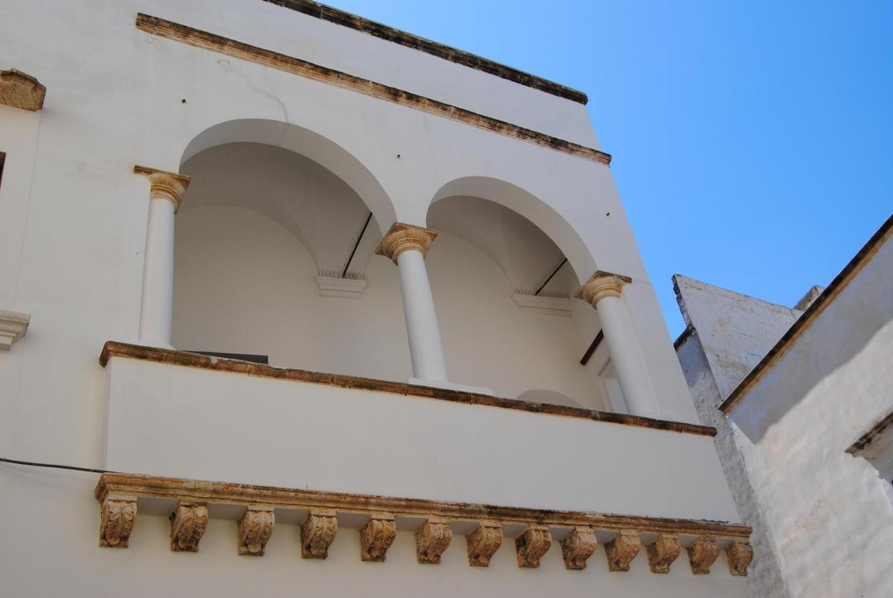 B & B Palazzo Maestro & Corte Maestro Rooms กัลลีโปลี ภายนอก รูปภาพ