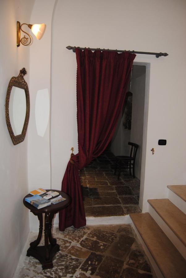 B & B Palazzo Maestro & Corte Maestro Rooms กัลลีโปลี ภายนอก รูปภาพ