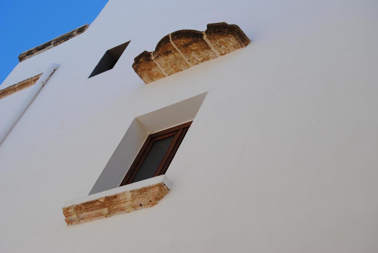 B & B Palazzo Maestro & Corte Maestro Rooms กัลลีโปลี ภายนอก รูปภาพ