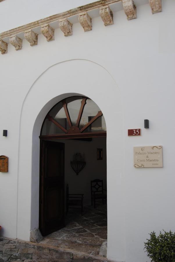 B & B Palazzo Maestro & Corte Maestro Rooms กัลลีโปลี ภายนอก รูปภาพ