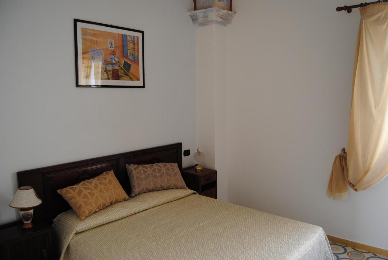 B & B Palazzo Maestro & Corte Maestro Rooms กัลลีโปลี ภายนอก รูปภาพ