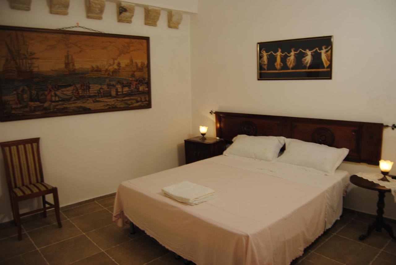B & B Palazzo Maestro & Corte Maestro Rooms กัลลีโปลี ภายนอก รูปภาพ
